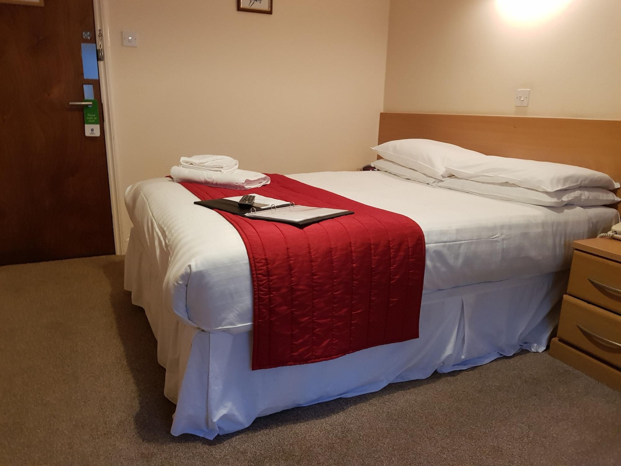 The Cedars Hotel Stowmarket Buitenkant foto