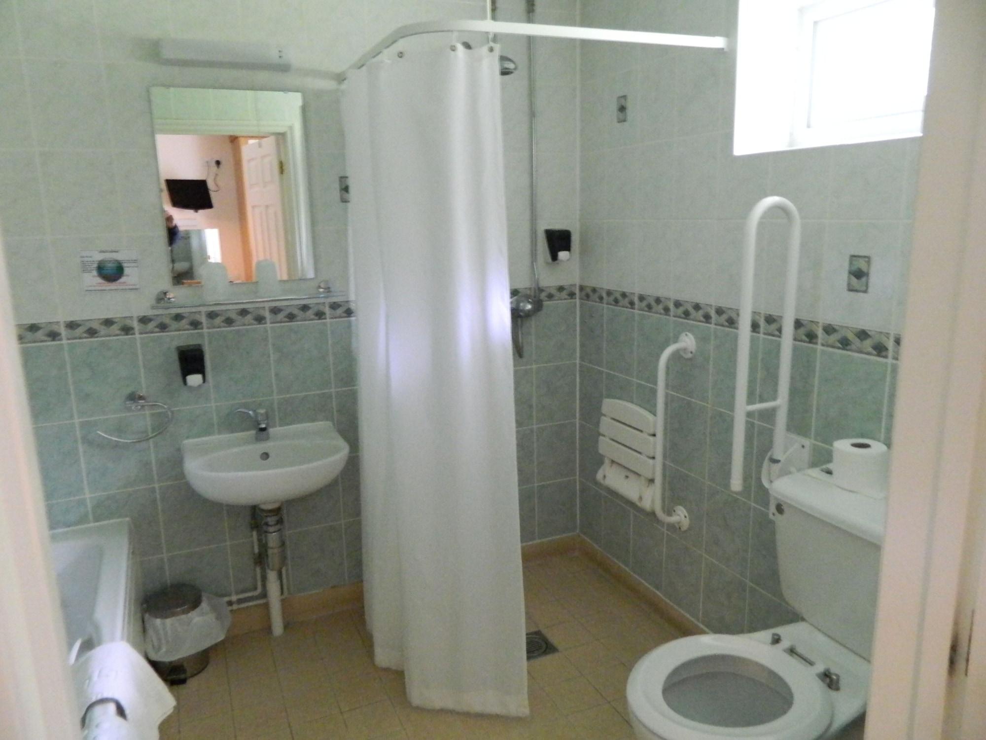 The Cedars Hotel Stowmarket Buitenkant foto